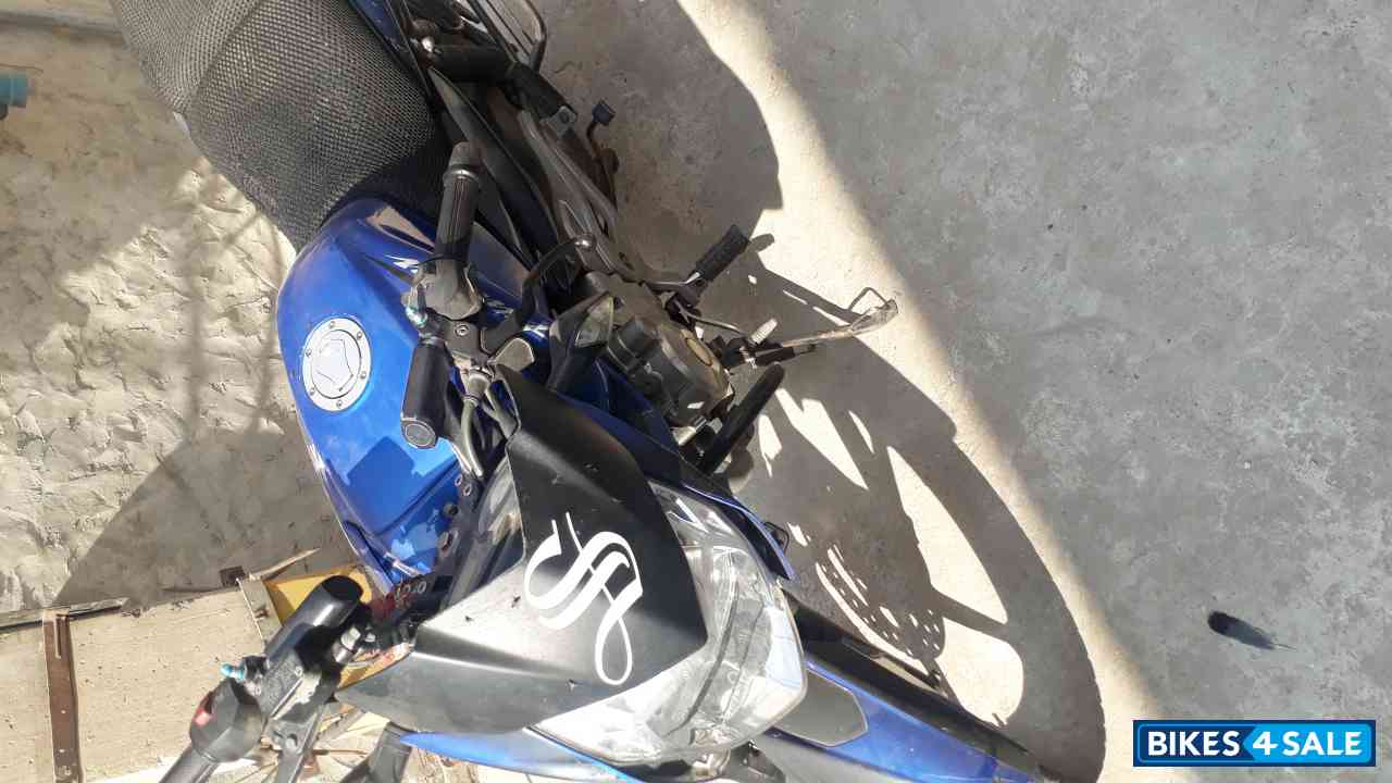 Blue Bajaj Pulsar 135LS