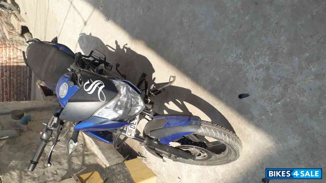 Blue Bajaj Pulsar 135LS Blue Bajaj Pulsar 135LS