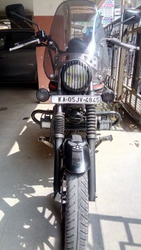 Black Bajaj Avenger Street 220