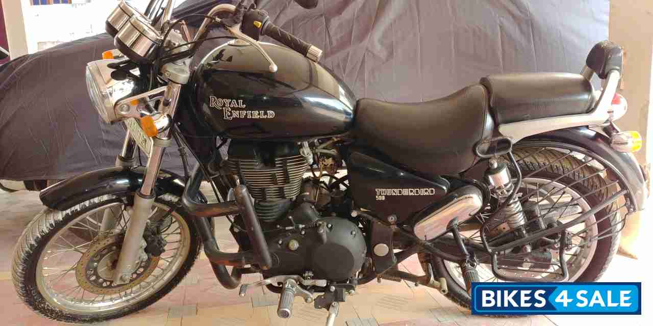 Black Royal Enfield Thunderbird 500