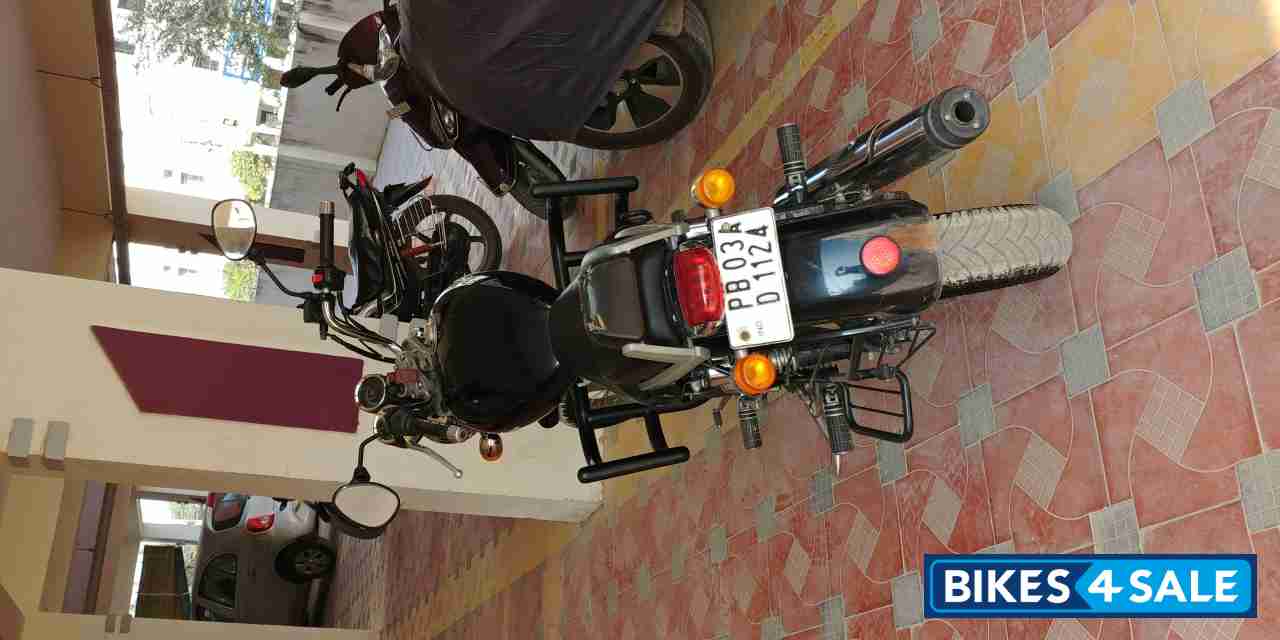 Black Royal Enfield Thunderbird 500