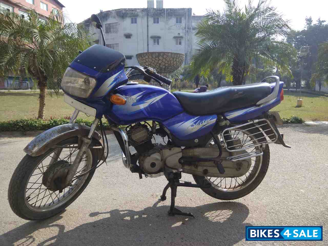 Blue TVS Victor