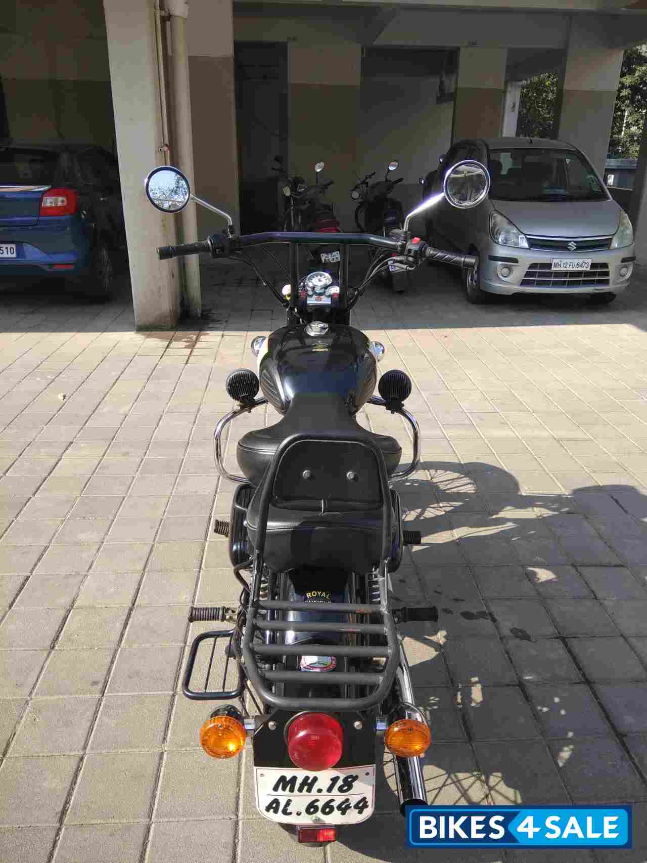 Black Royal Enfield Classic 500