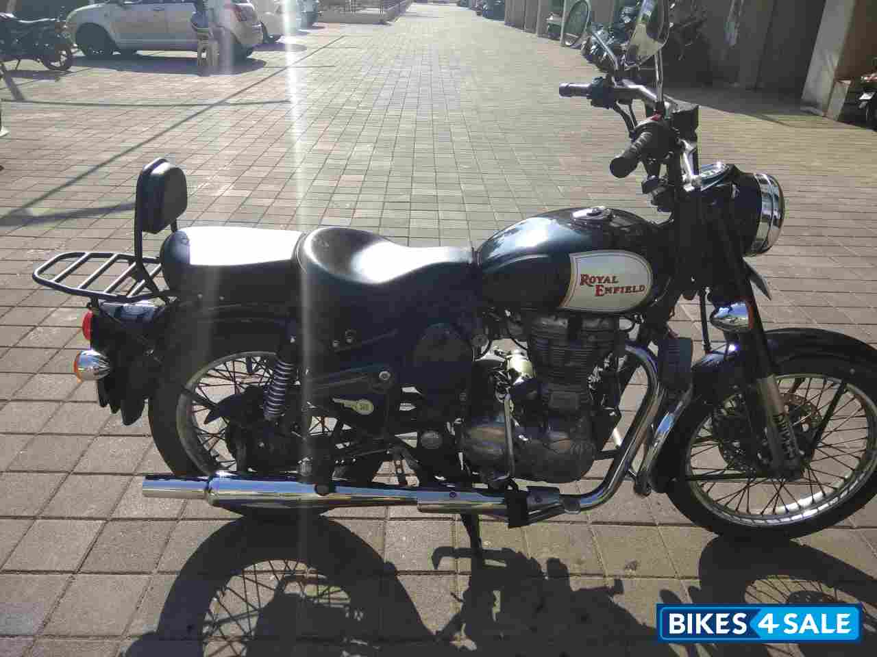 Black Royal Enfield Classic 500