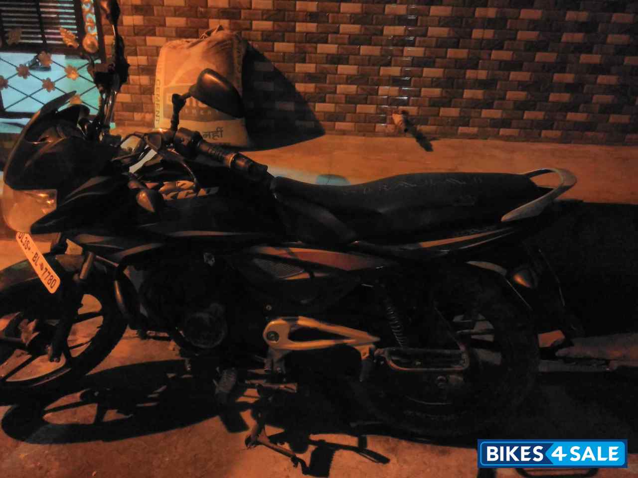 Black Red Bajaj XCD 135 DTS-Si