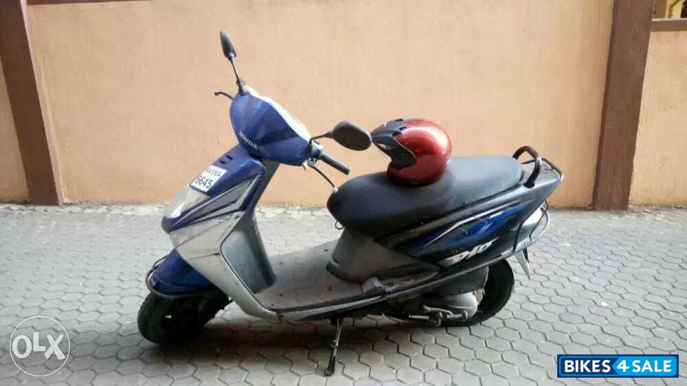 Blue Honda Dio