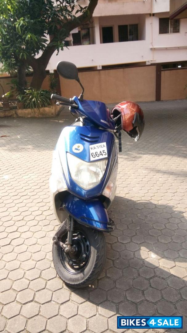 Blue Honda Dio