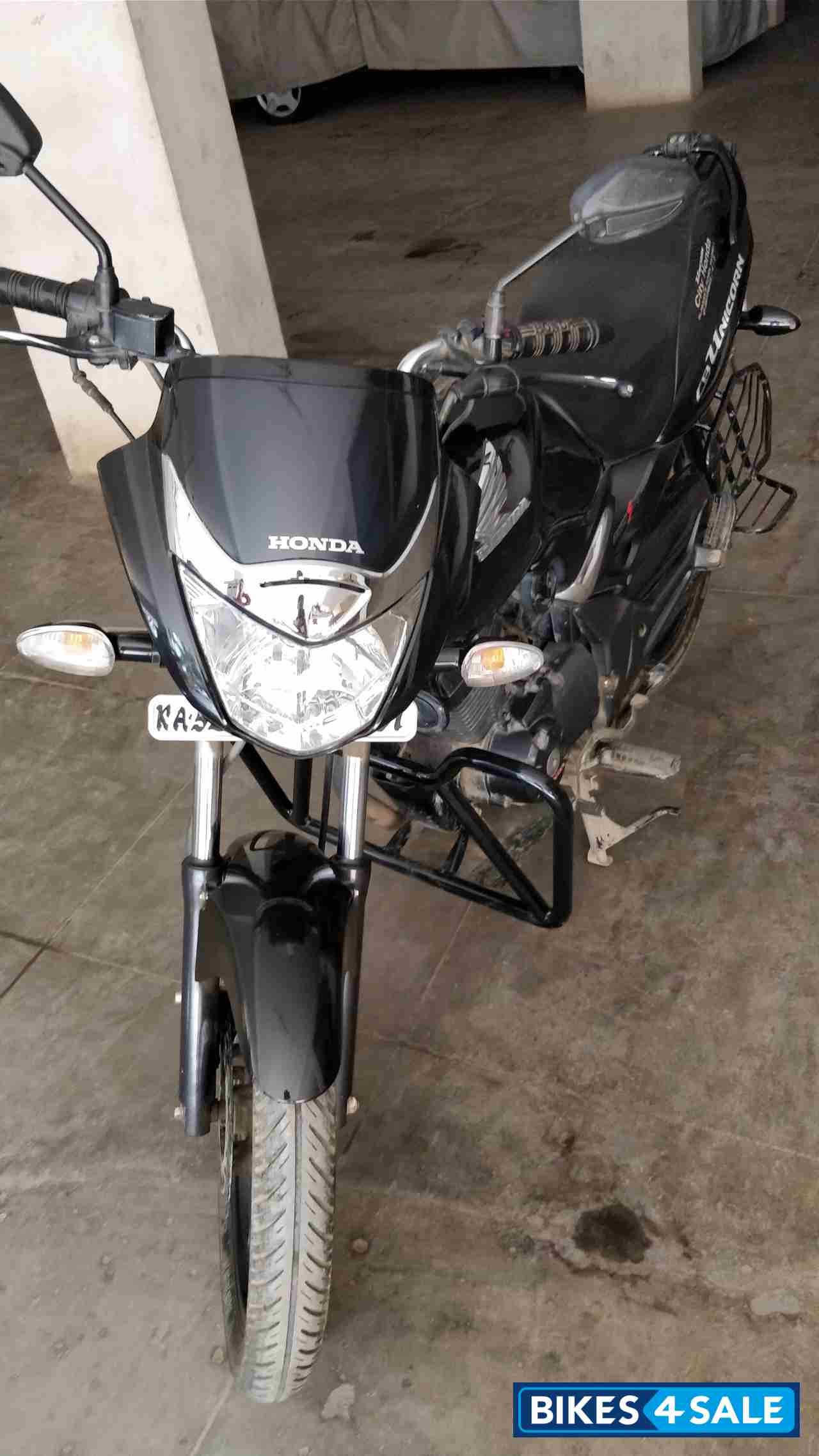 Black Honda CB Unicorn