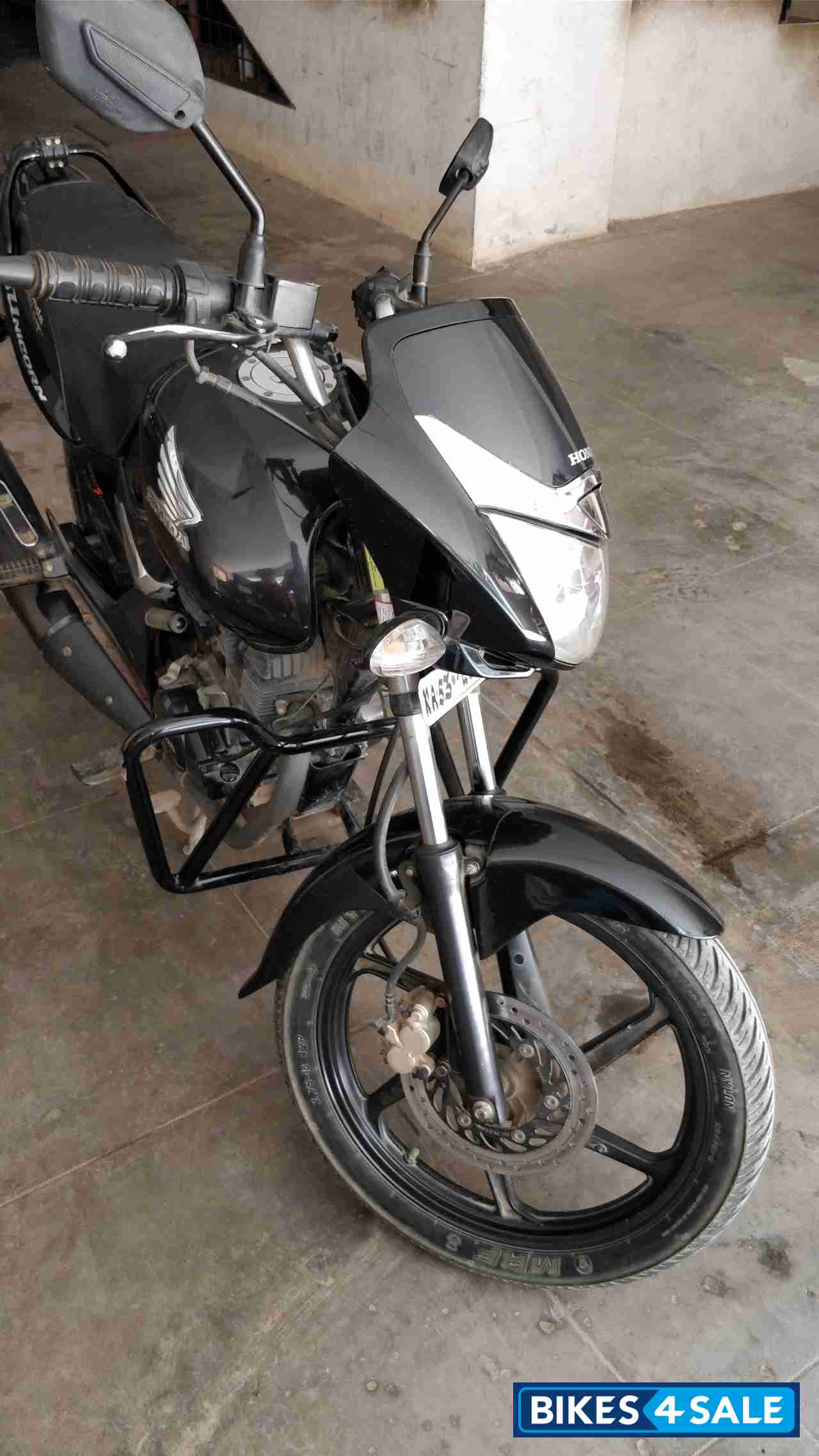 Black Honda CB Unicorn