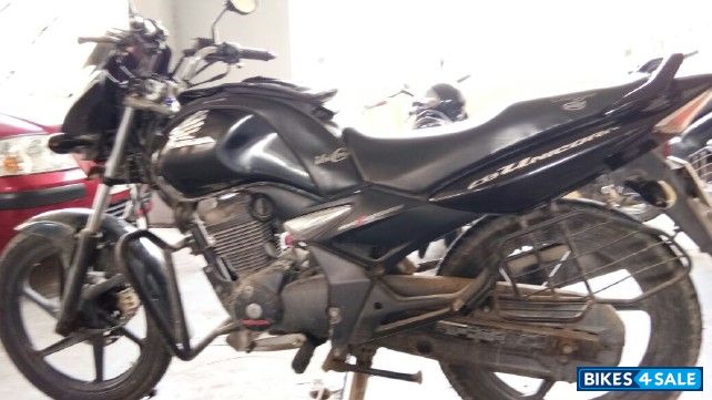 Black Honda CB Unicorn