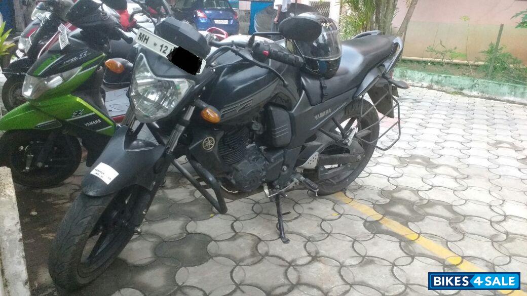 Black Yamaha FZ16