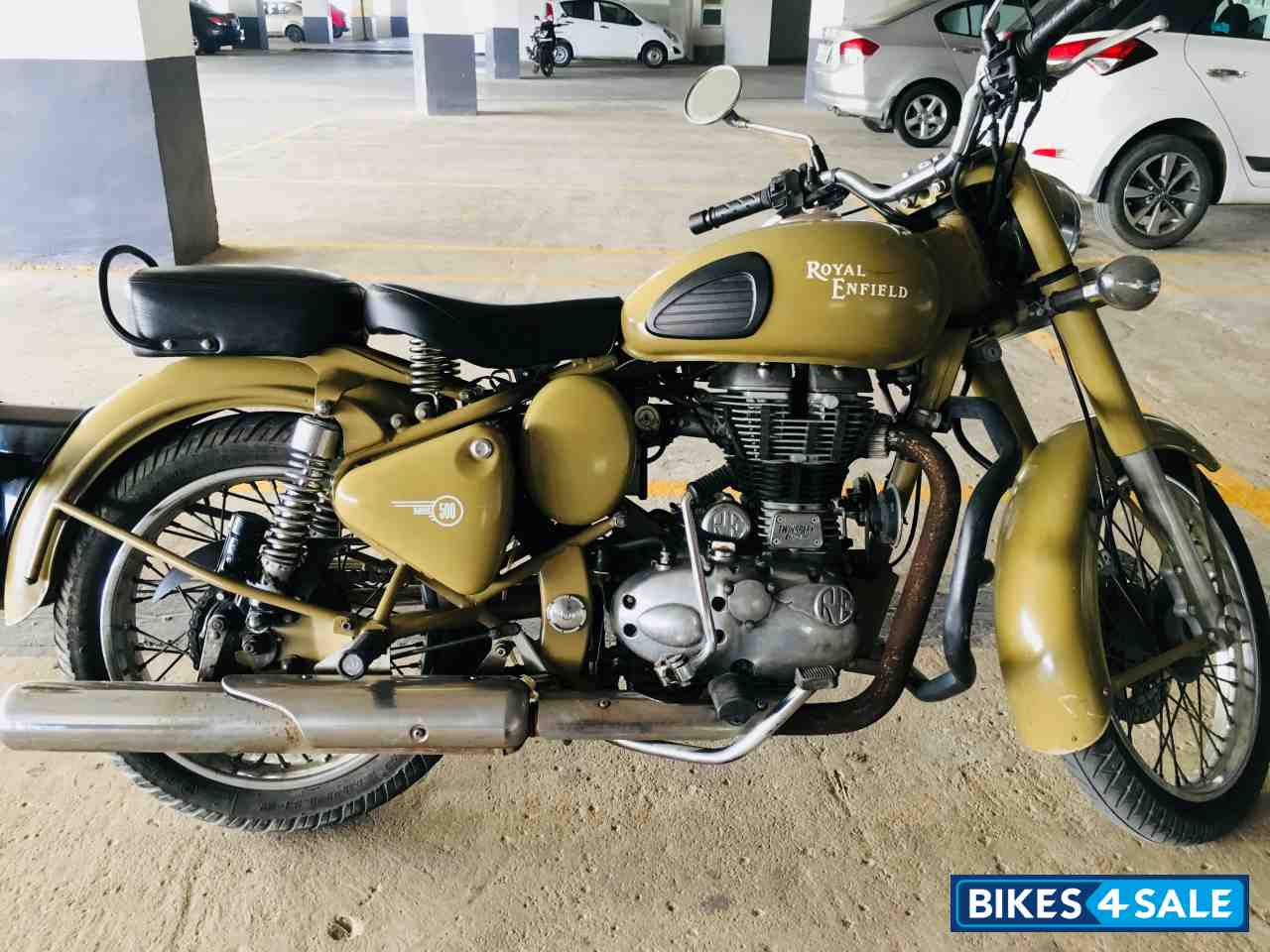 Desert Storm Royal Enfield Classic Desert Storm
