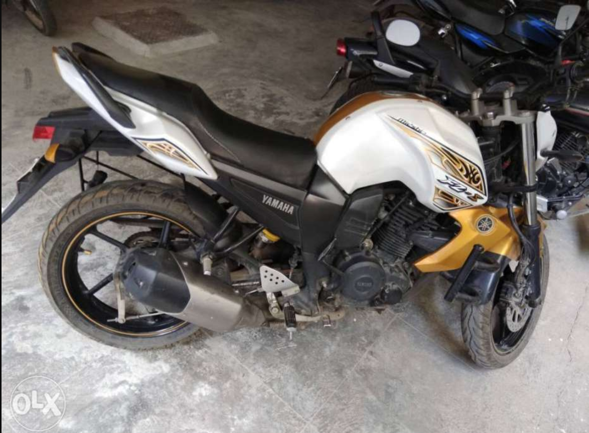 Gold White Yamaha FZ-S