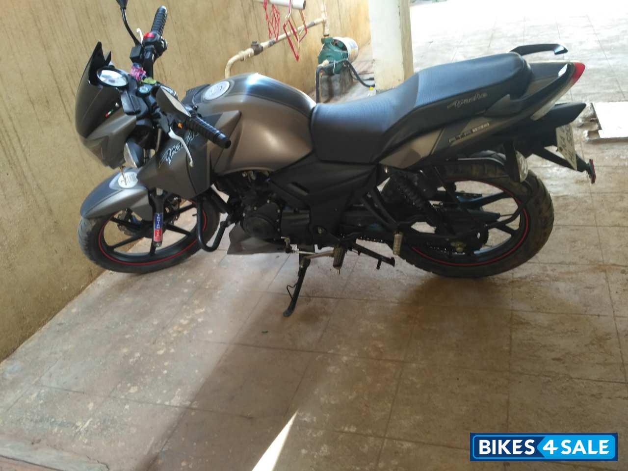 Grey TVS Apache RTR FI 160