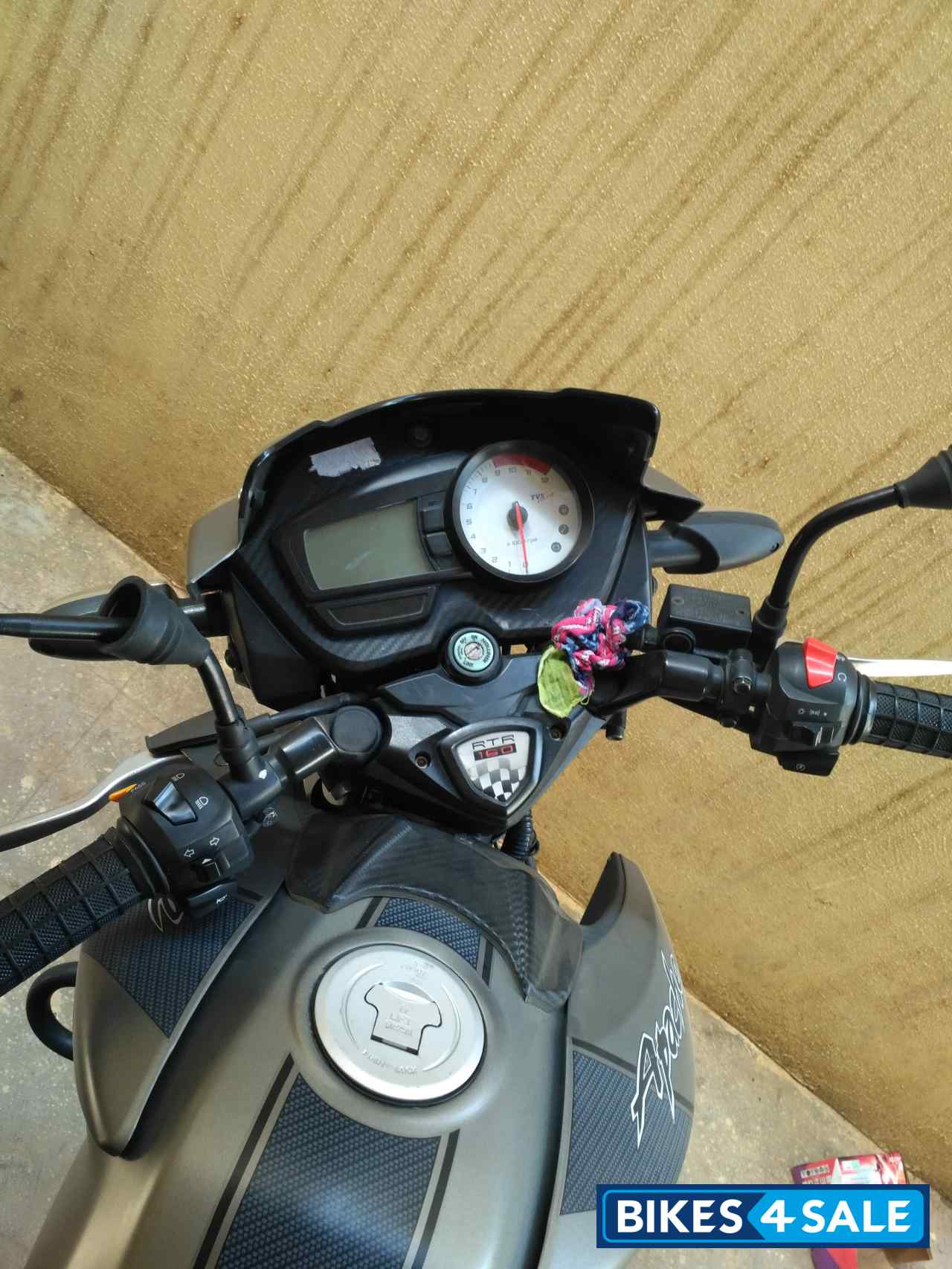 Grey TVS Apache RTR FI 160