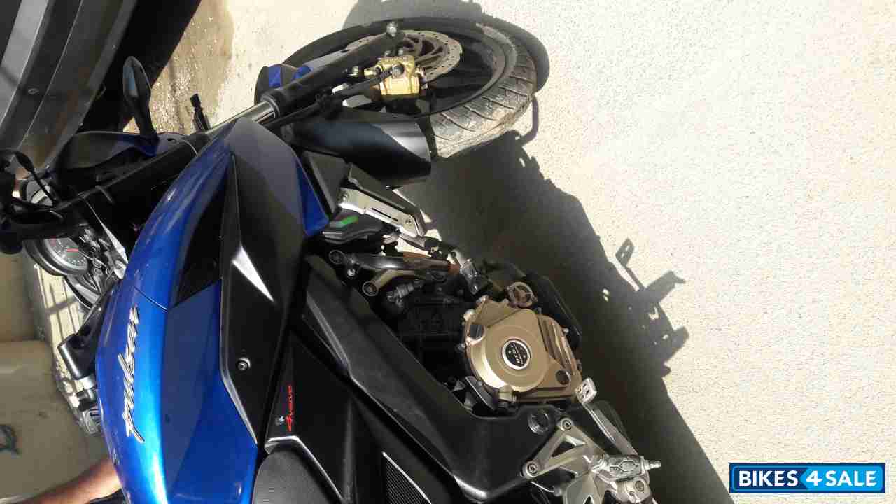 Blue Bajaj Pulsar 200 NS