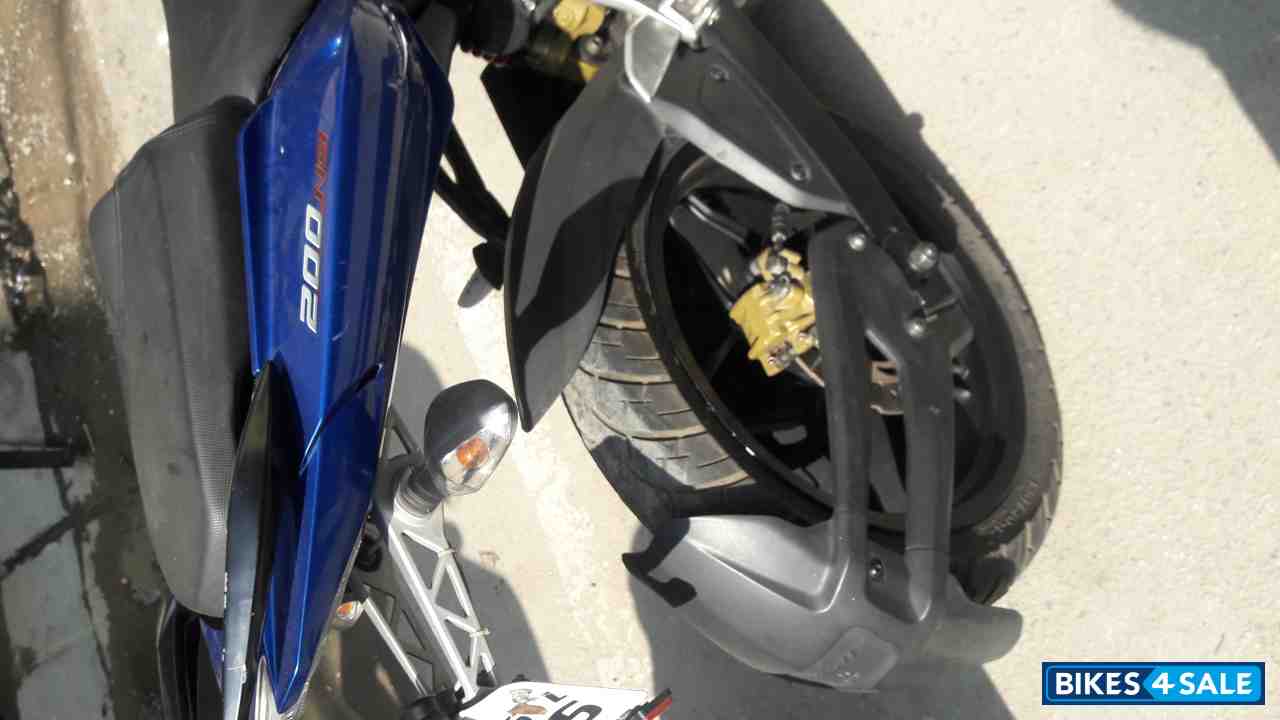 Blue Bajaj Pulsar 200 NS