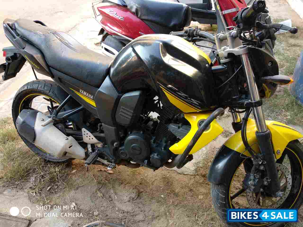 Yellow Black Yamaha FZ-S Yellow Black Yamaha FZ-S