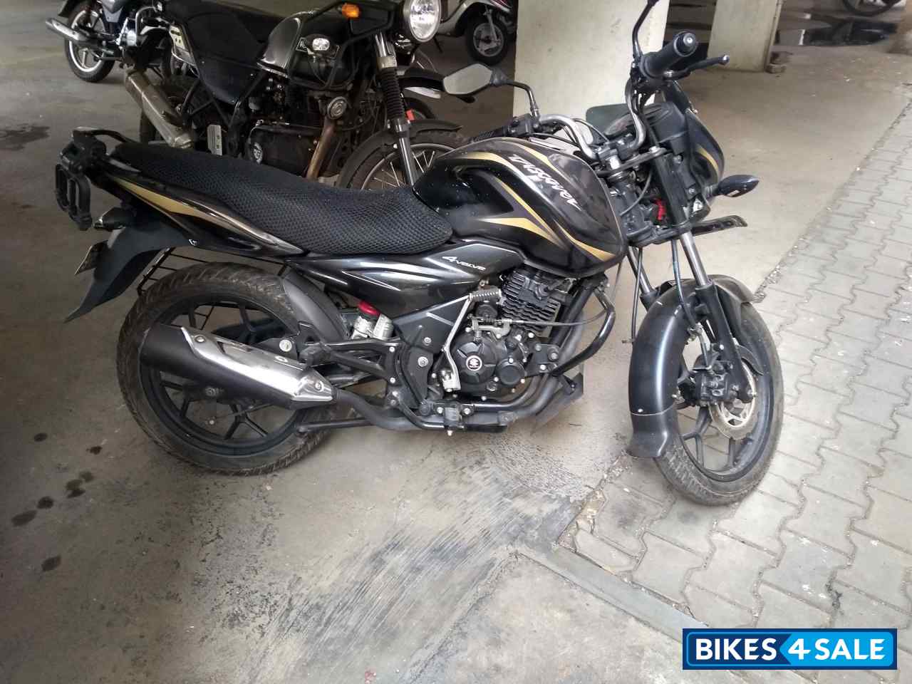 Black Bajaj Discover 150 S
