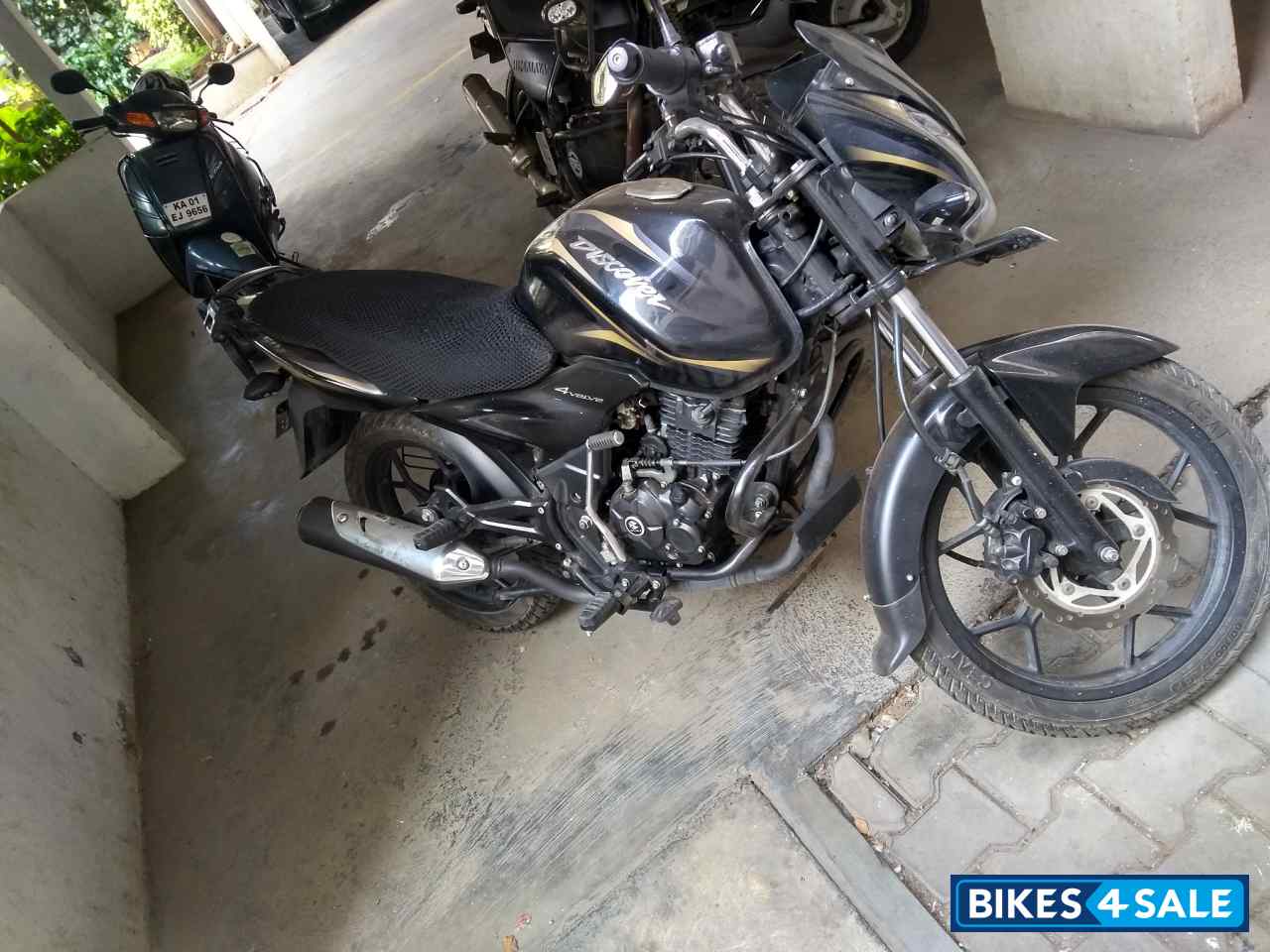 Black Bajaj Discover 150 S
