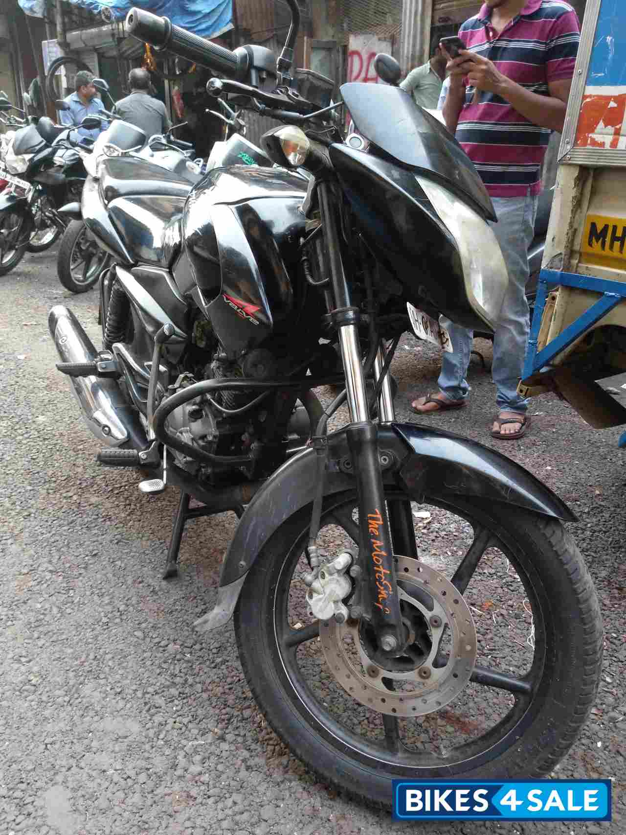 Black Bajaj Pulsar 135LS