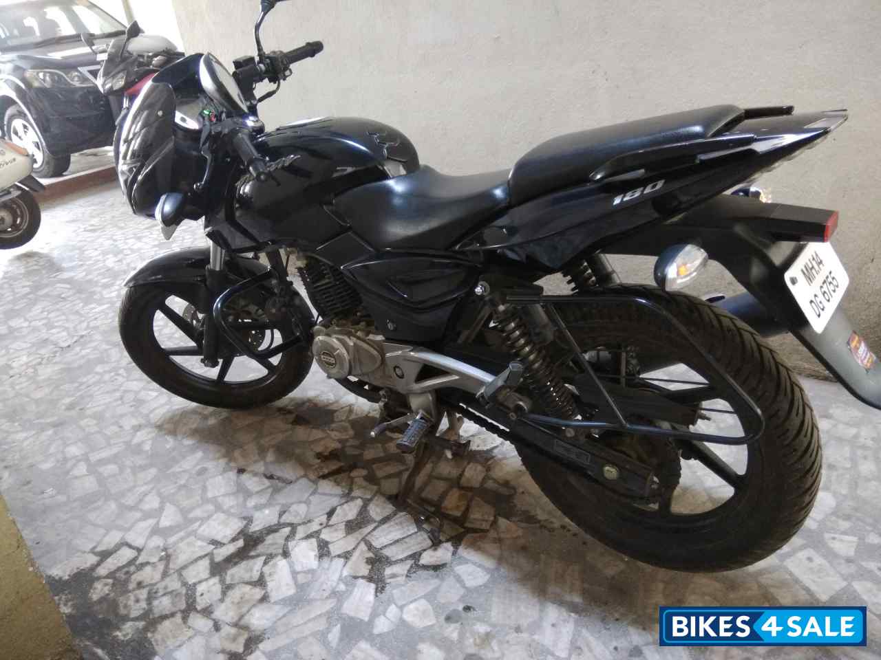 Black Bajaj Pulsar 180 DTSi