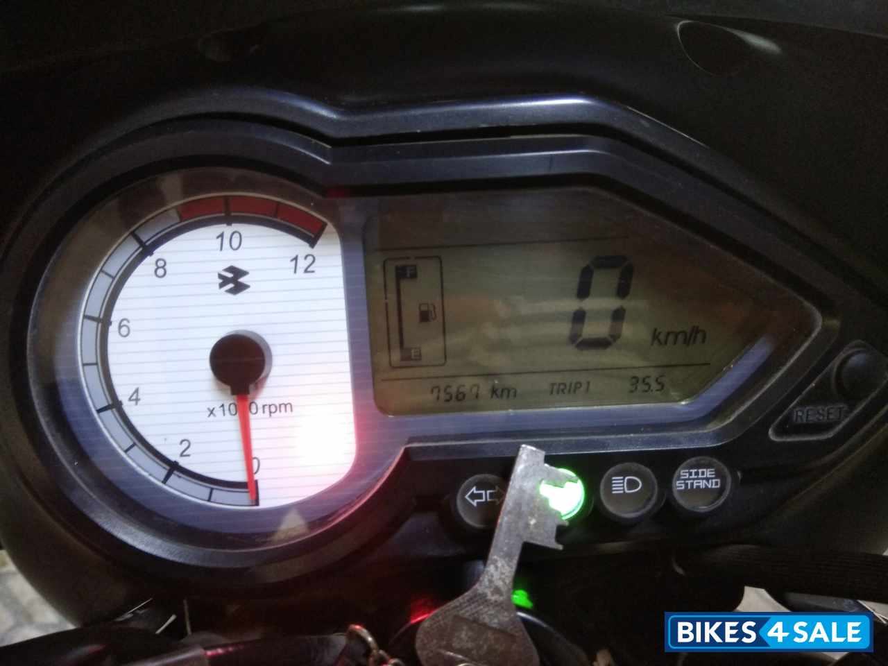 Black Bajaj Pulsar 180 DTSi Black Bajaj Pulsar 180 DTSi