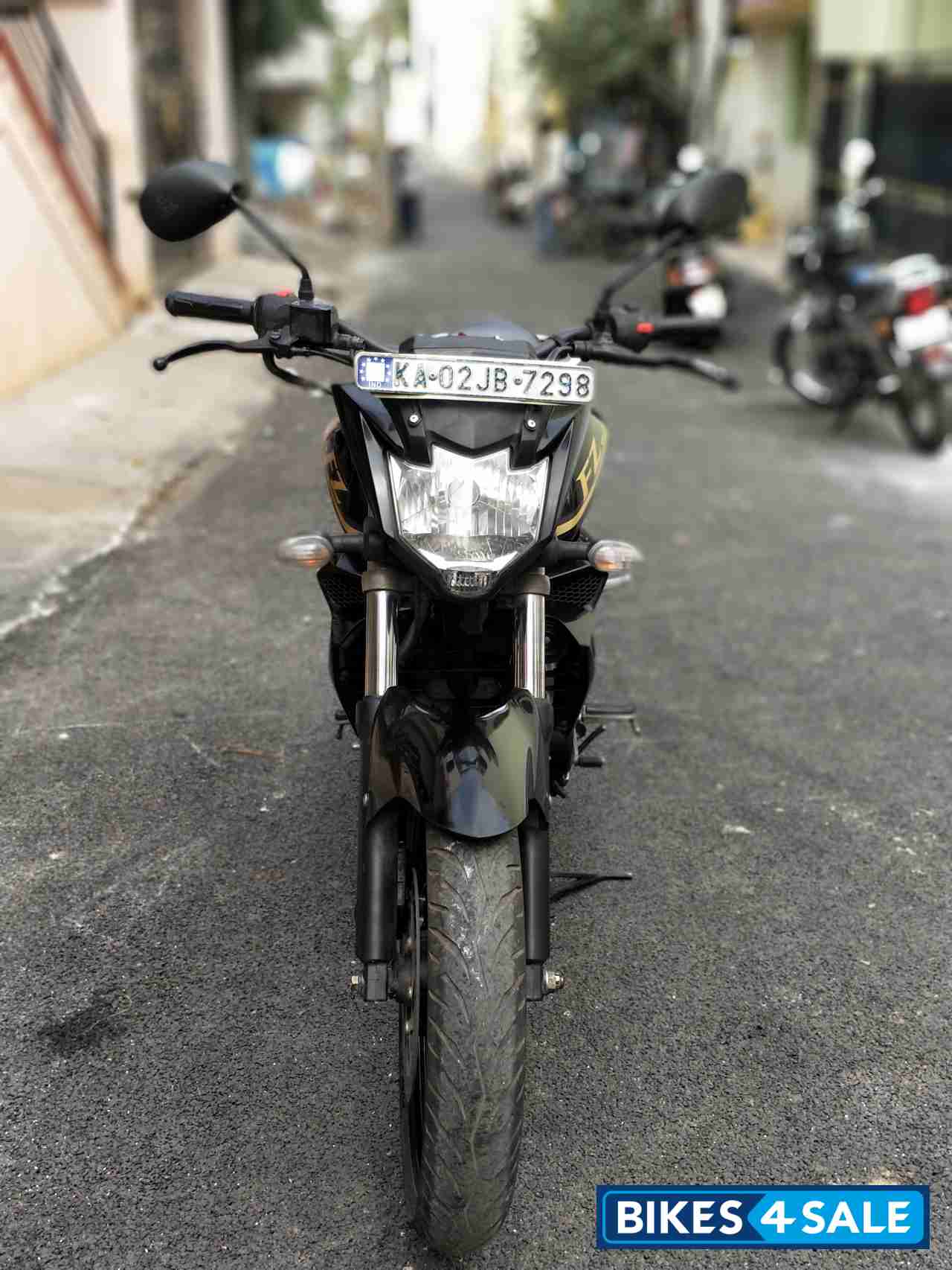 Black Yamaha FZ FI V2