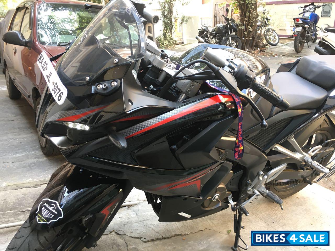 Black Bajaj Pulsar RS 200 ABS
