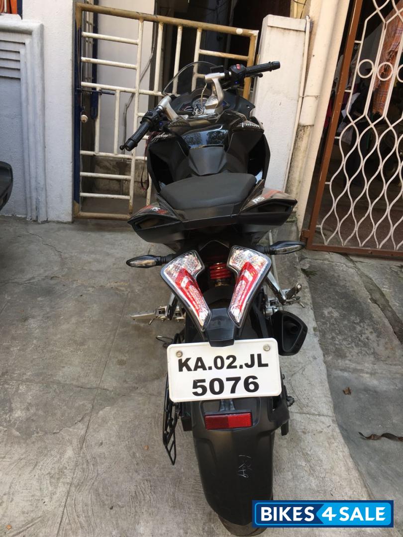 Black Bajaj Pulsar RS 200 ABS