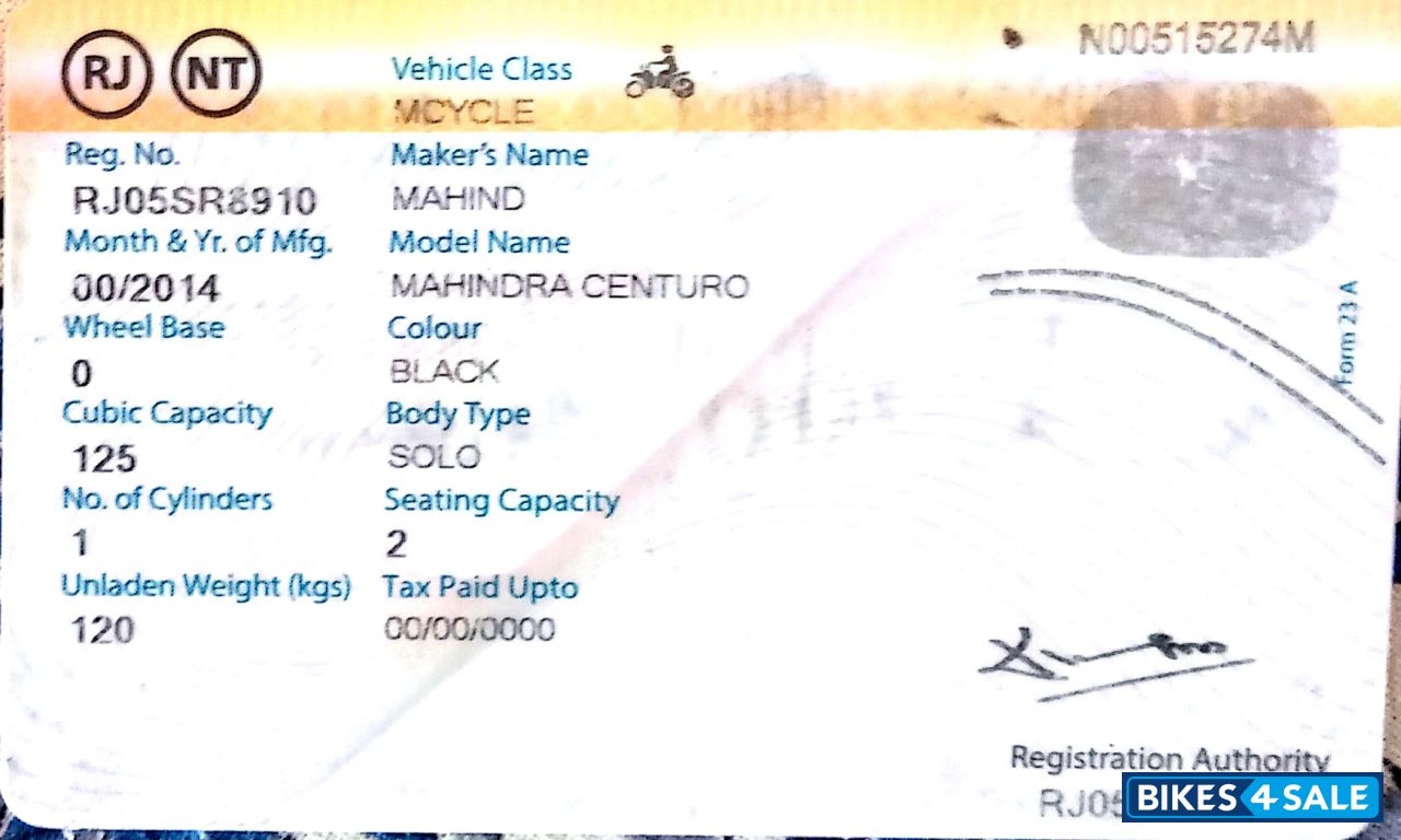 Black Mahindra Centuro Rockstar