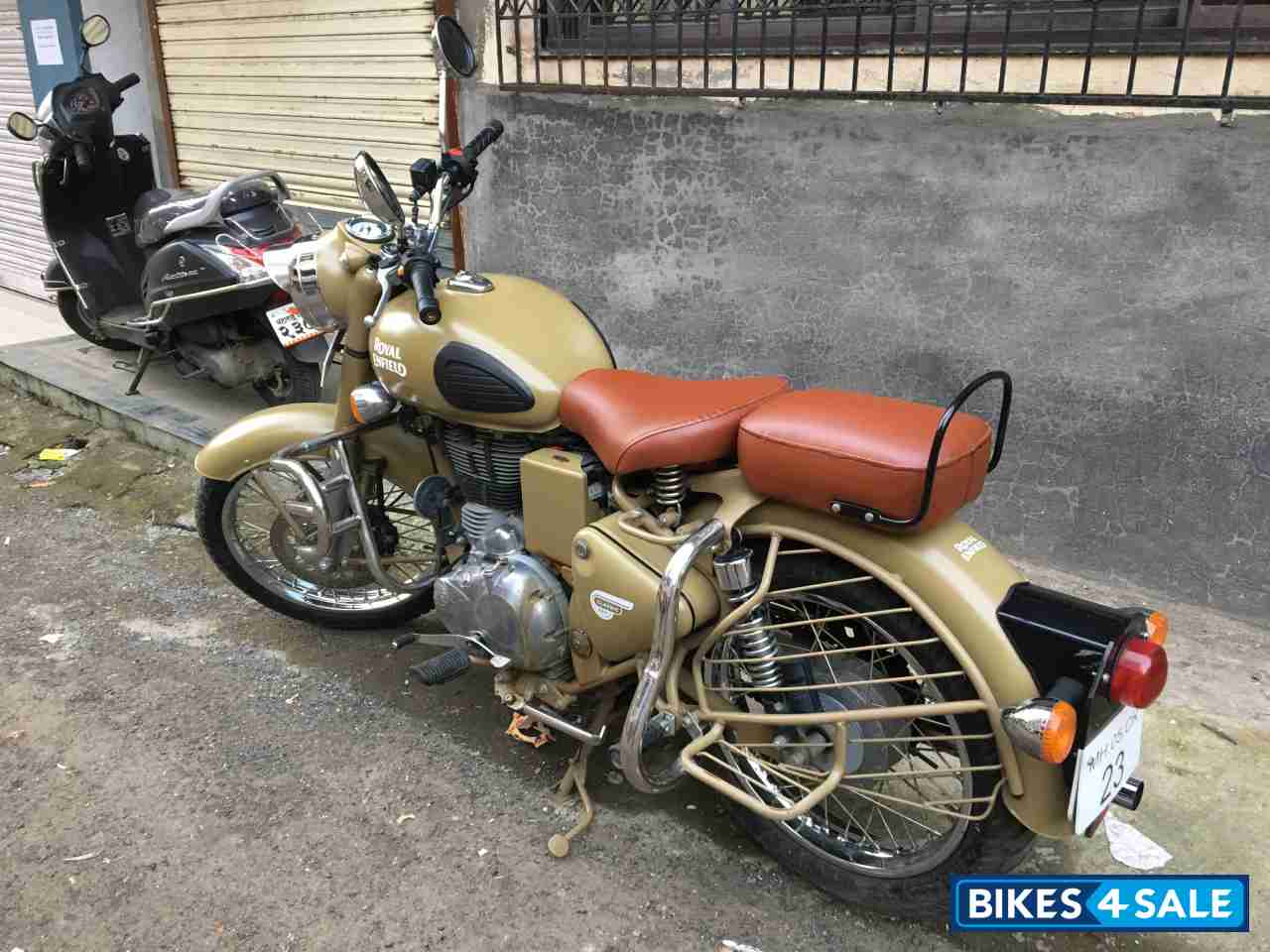 Desert Strom Royal Enfield Classic Desert Storm