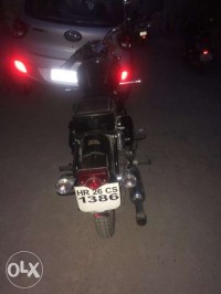 Black Royal Enfield Bullet Standard 350