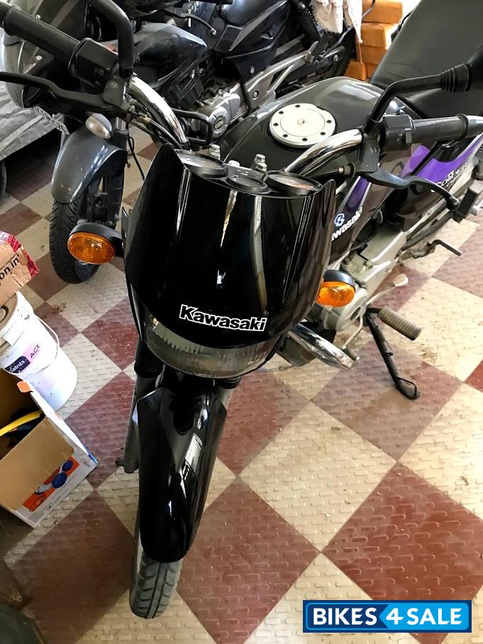 Black Bajaj Caliber Chroma