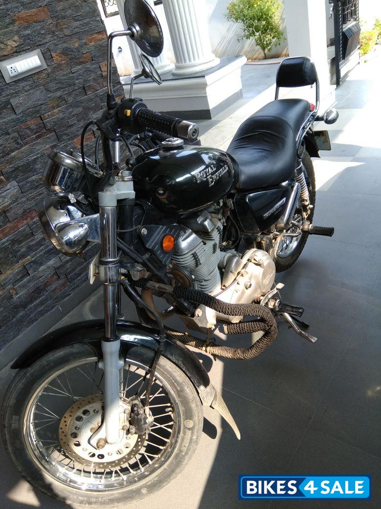 Black Royal Enfield Thunderbird