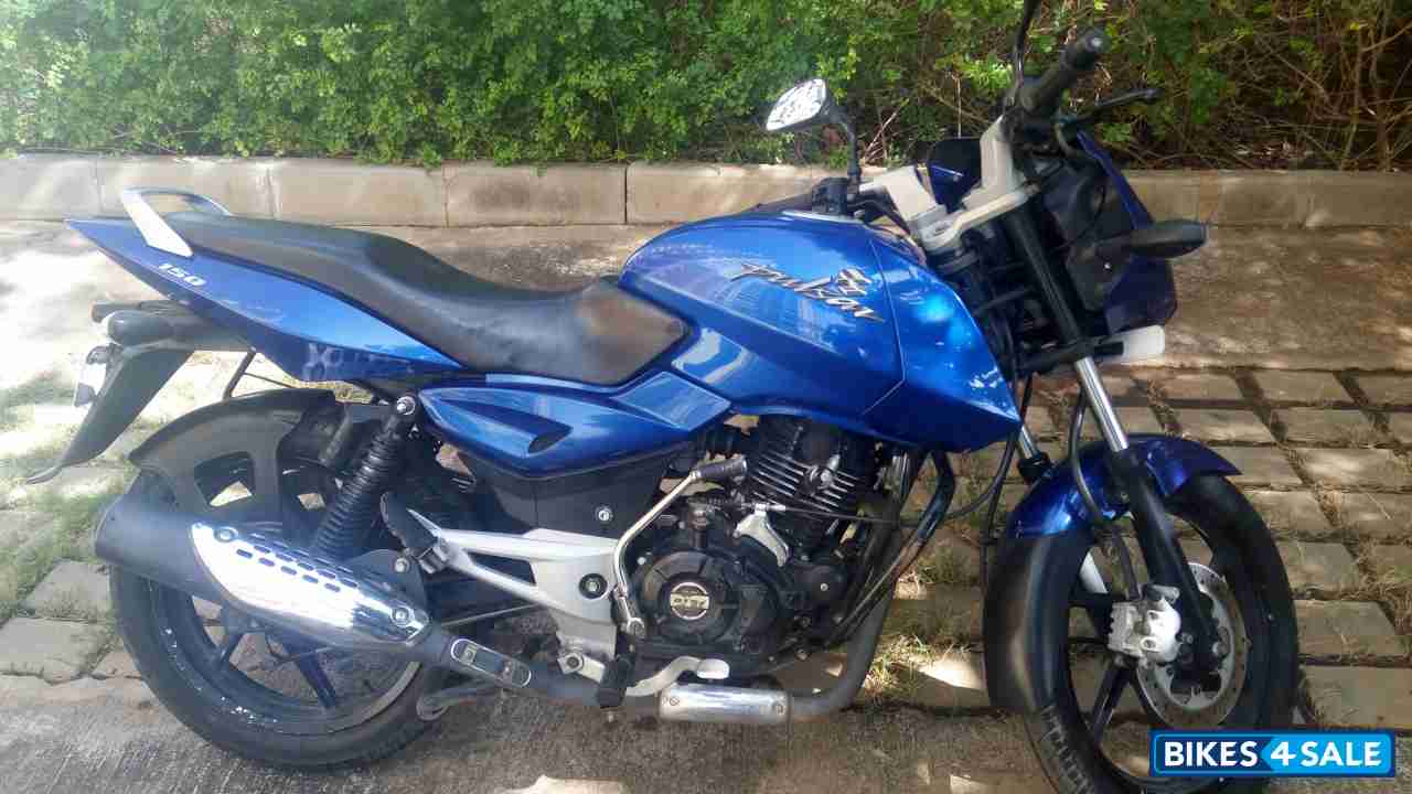 Blue Bajaj Pulsar 150 DTSi