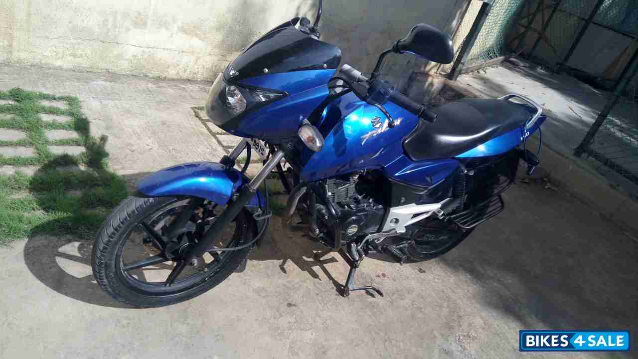 Blue Bajaj Pulsar 150 DTSi