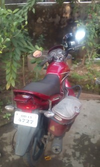 Red Honda Dream Yuga