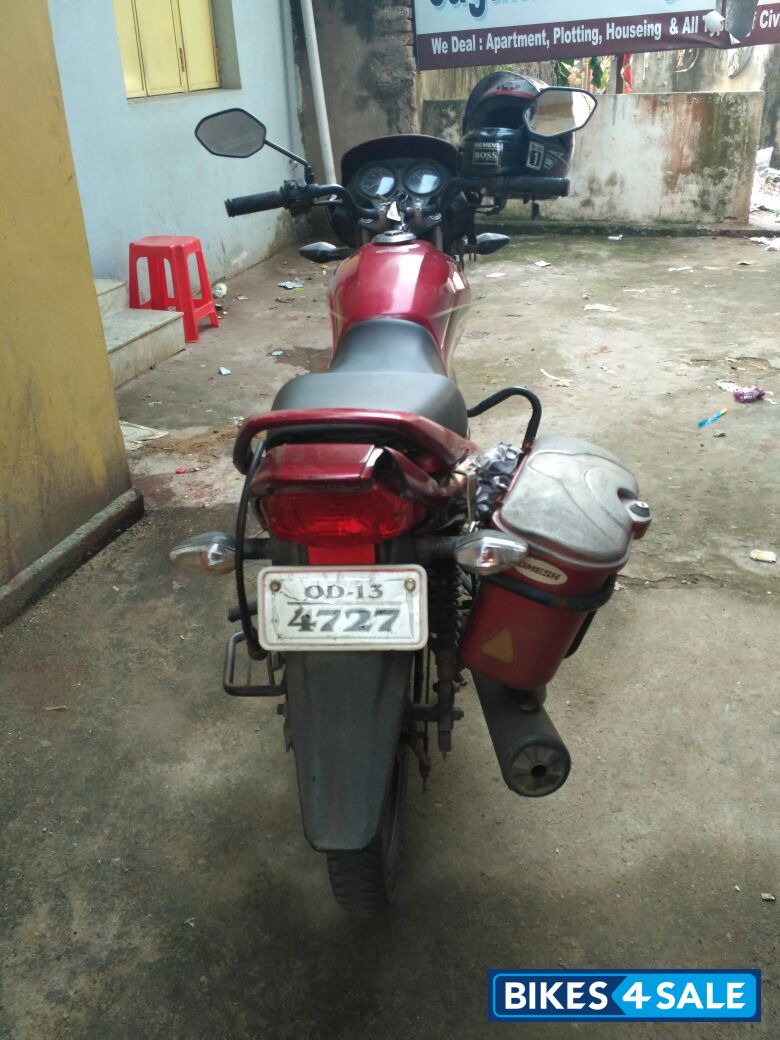 Red Honda Dream Yuga