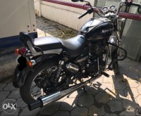 Matte Black Royal Enfield Thunderbird 350
