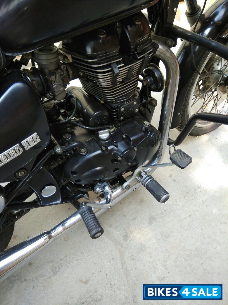Matte Black Royal Enfield Thunderbird 350 Matte Black Royal Enfield Thunderbird 350