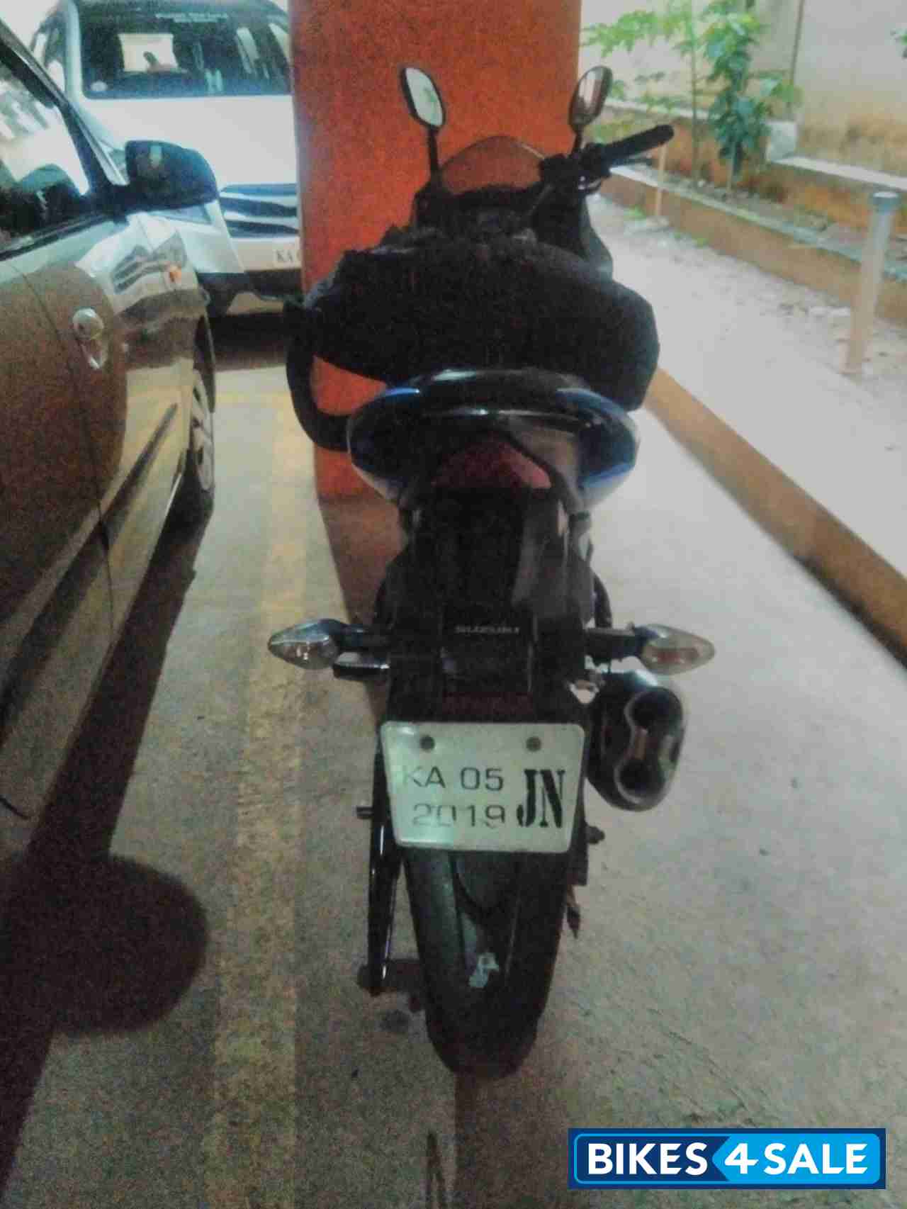 Blue Suzuki Gixxer SF