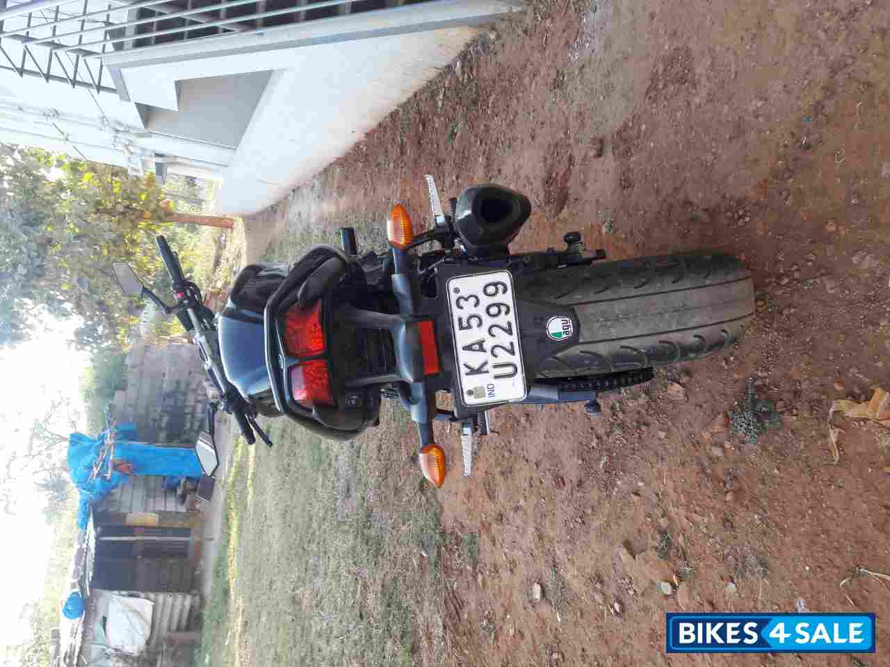 Black Yamaha FZ1 Black Yamaha FZ1