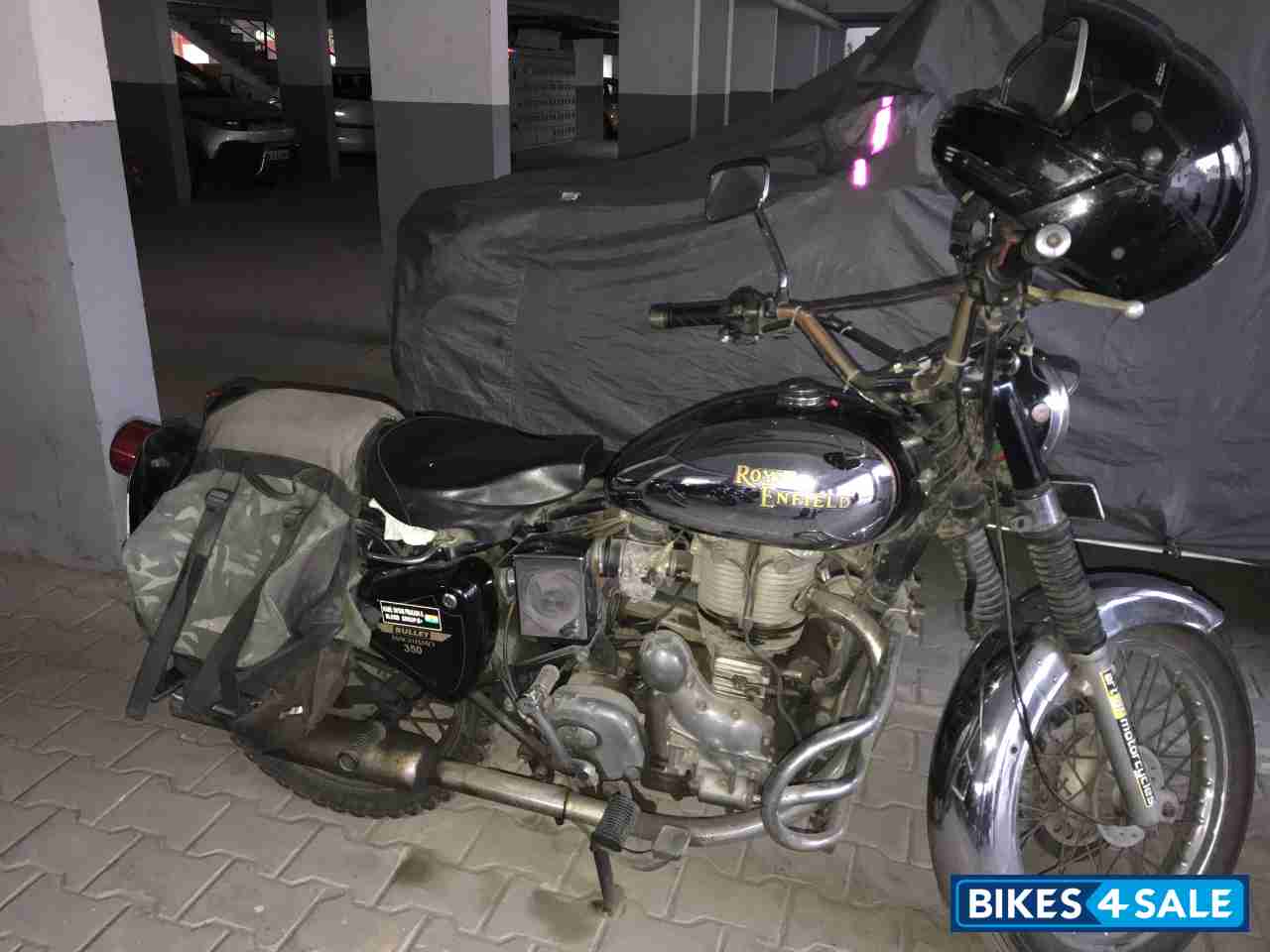 Black Royal Enfield Bullet Machismo A350