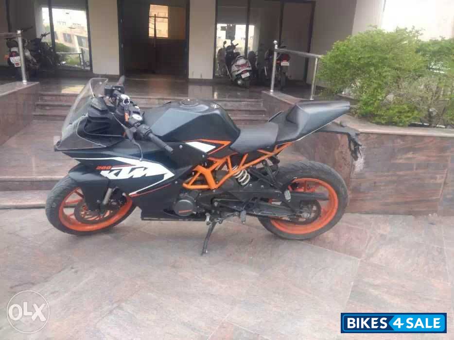 Black And Orange KTM RC 200