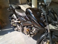 Black Bajaj Pulsar 200 NS