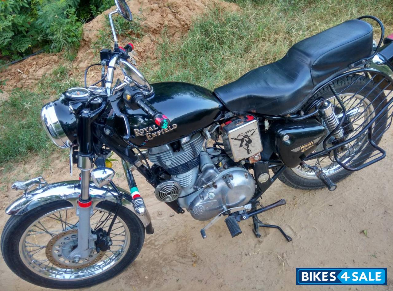 Black Royal Enfield Bullet 350 Twinspark