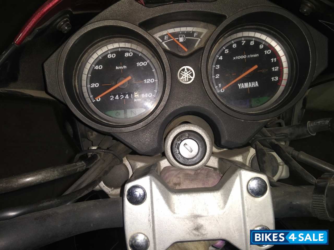 Red Yamaha SS125 Red Yamaha SS125