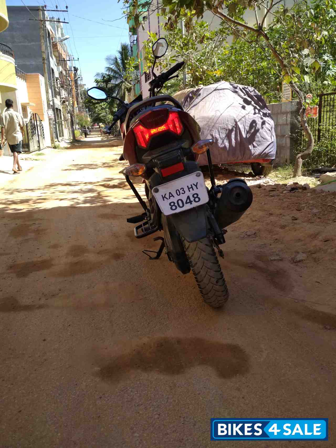 Red Honda CB Unicorn 160