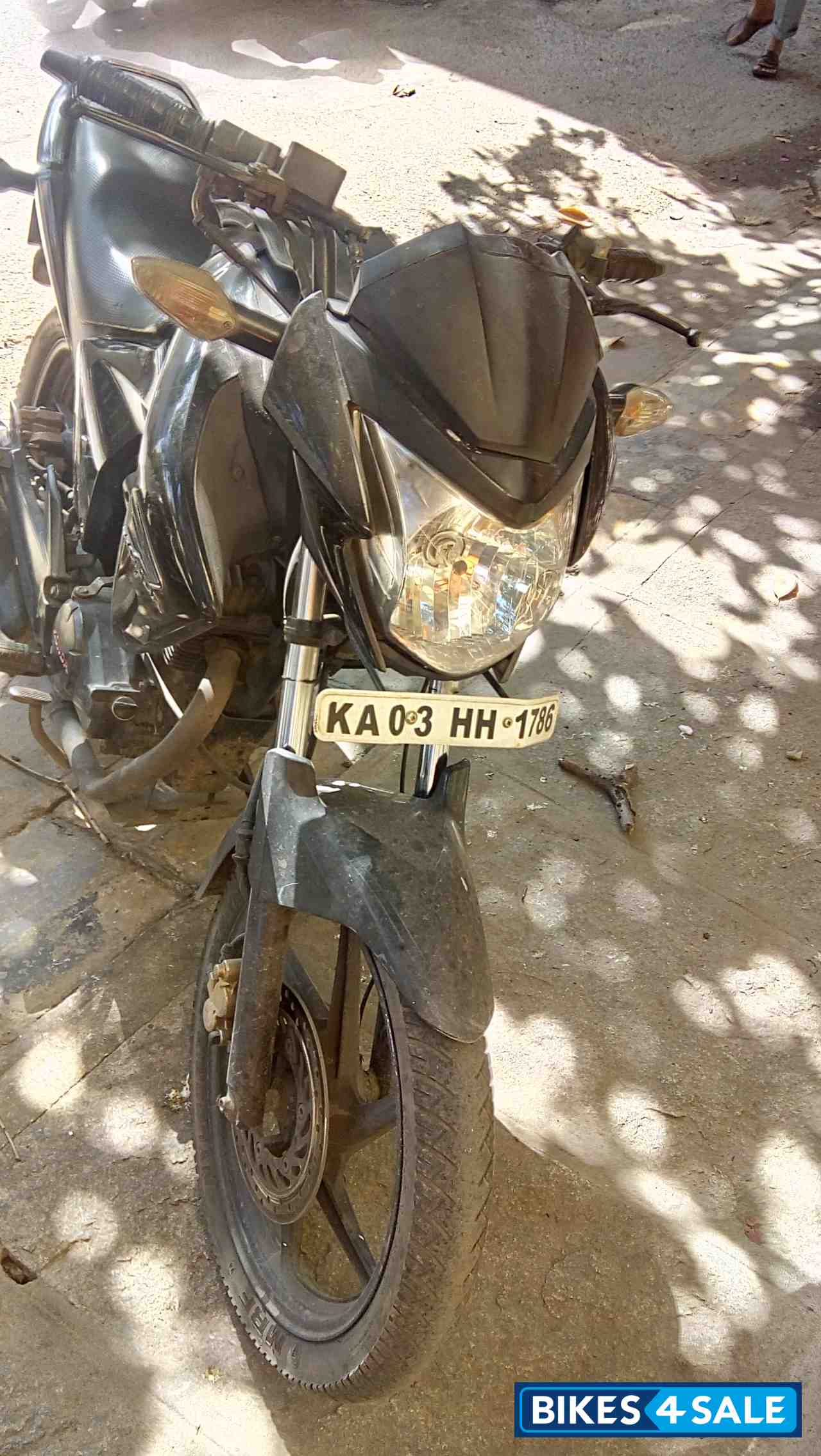 Black Honda Unicorn Dazzler